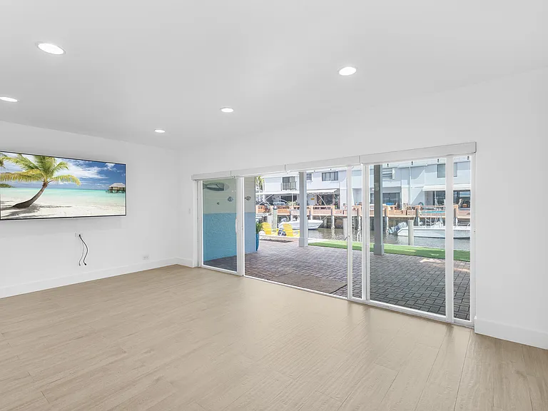 718 Rider Rd — Photo 14