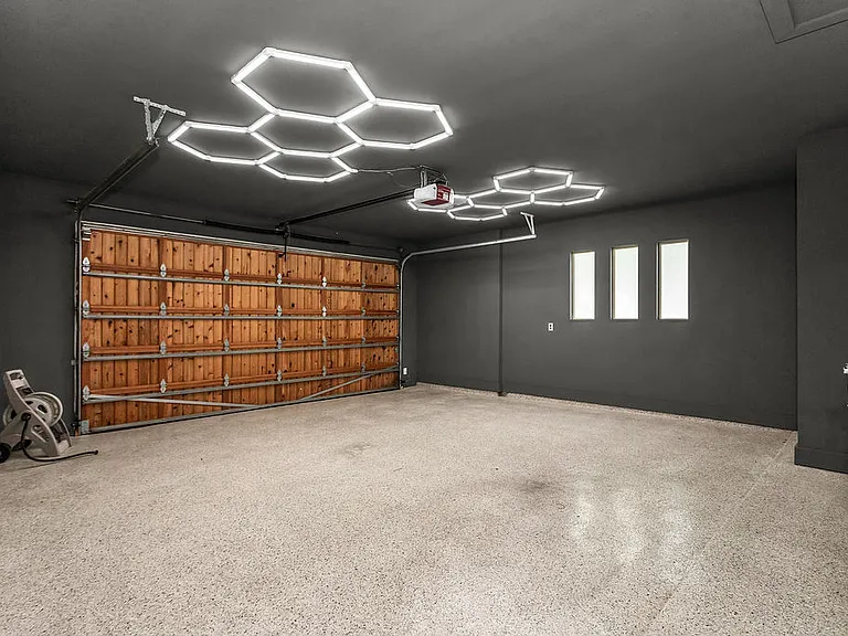 10027 Hillsdale Ln — Photo 34