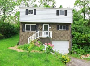 88 Adams Dr, Pittsburgh, PA