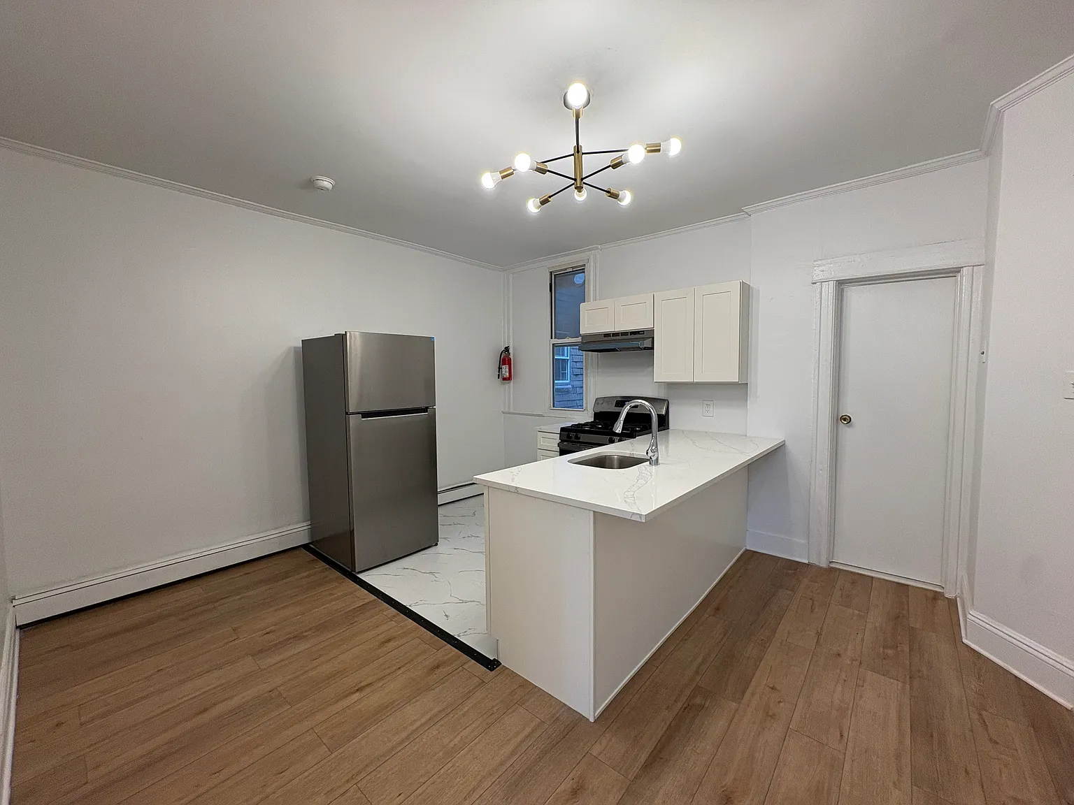 1 bed, 950 sqft, $1,850 — Photo 1