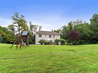7 Pheasant Run Rd, Putnam Valley, NY 10579