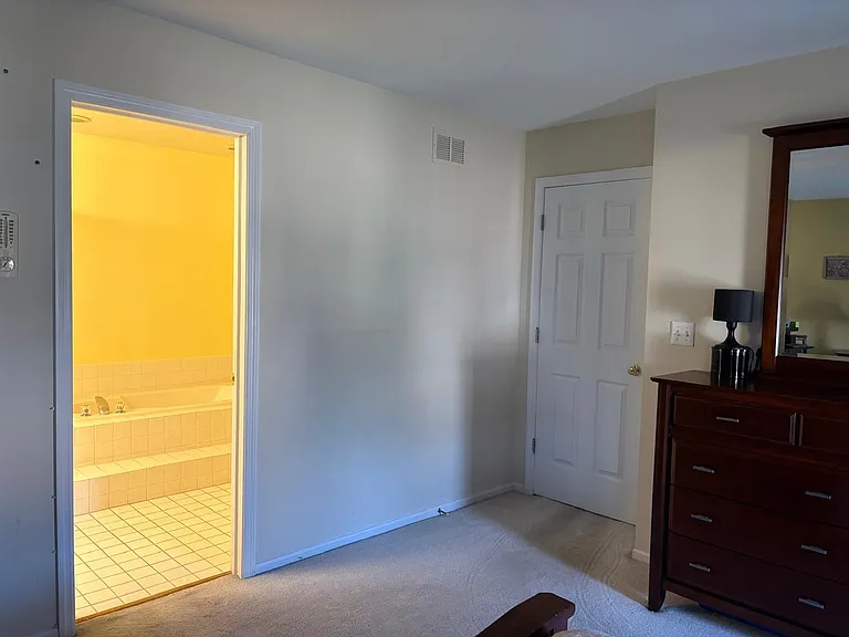 237 Biscayne St — Photo 17