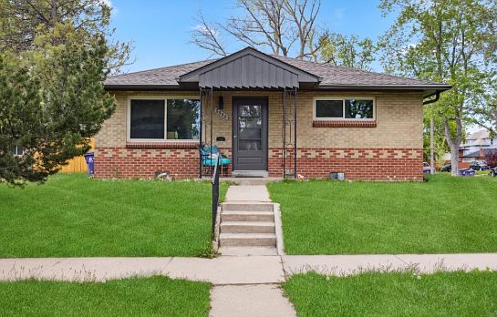 1st image of 2550 W 39th Ave
