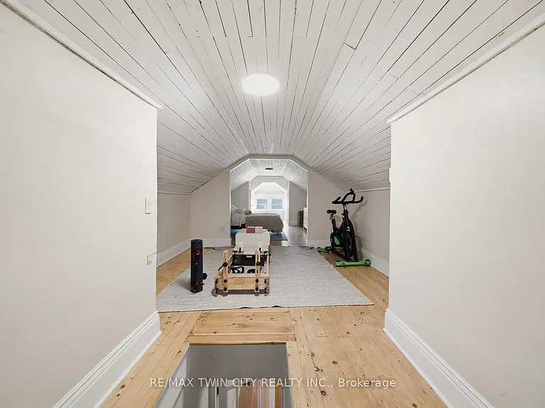 115 Saint Paul Ave — Photo 11