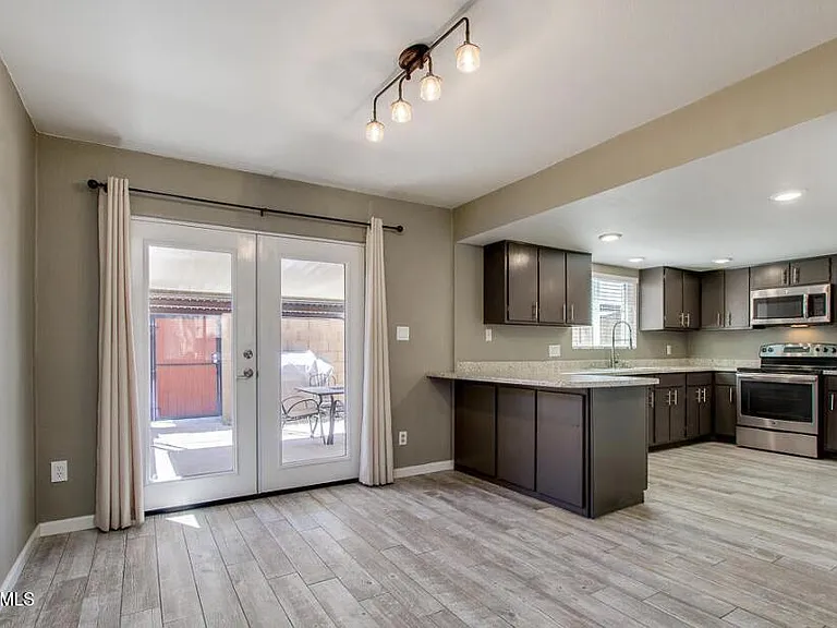 8303 E Thomas Rd — Photo 10