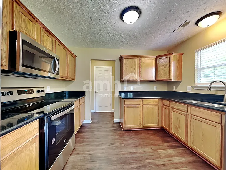 6012 Mountview Dr — Photo 3