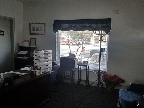 4th image of 2312 University Blvd W