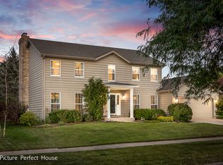 2436 Barkdoll Rd, Naperville, IL 60565