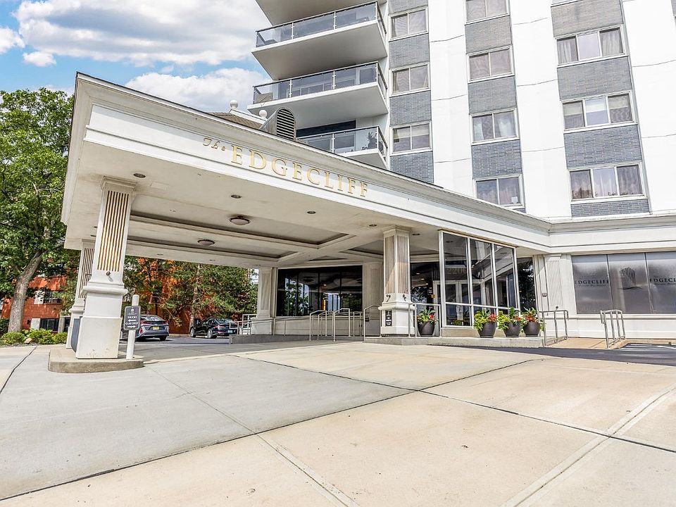 1st image of 2200 Victory Pkwy Unit 1406