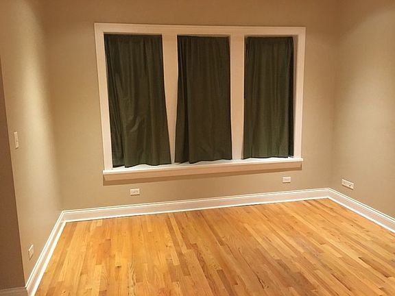 3rd image of 6812 N Wayne Ave APT 3C