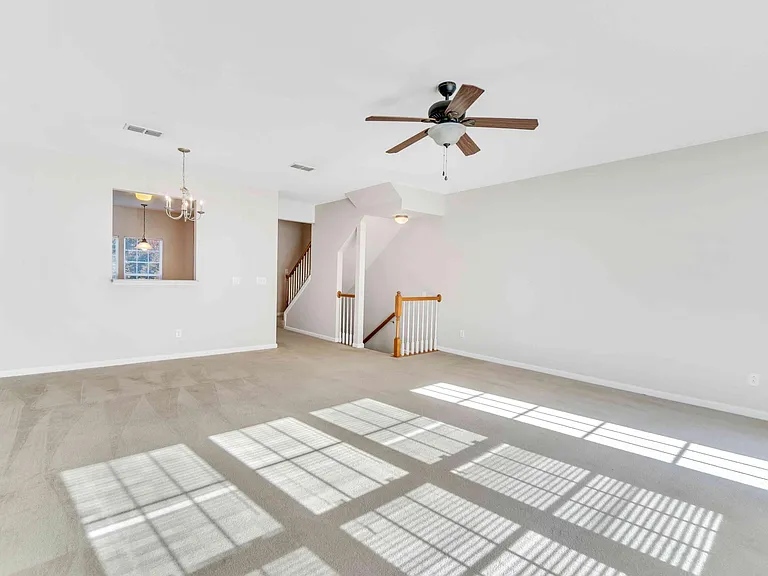 15744 Kensington Palace Ln — Photo 12