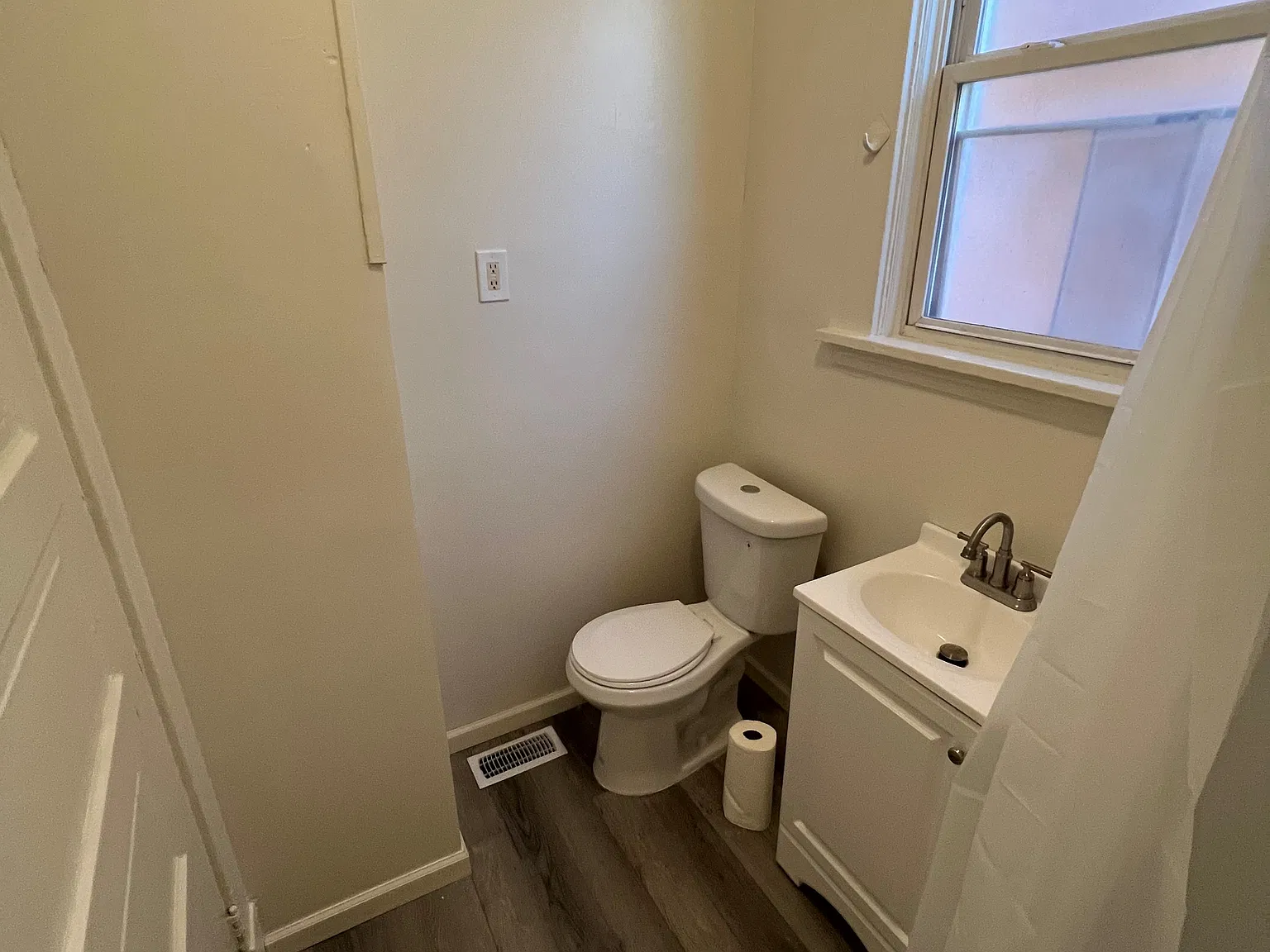 6 bed, 3000 sqft, $3,900 — Photo 4