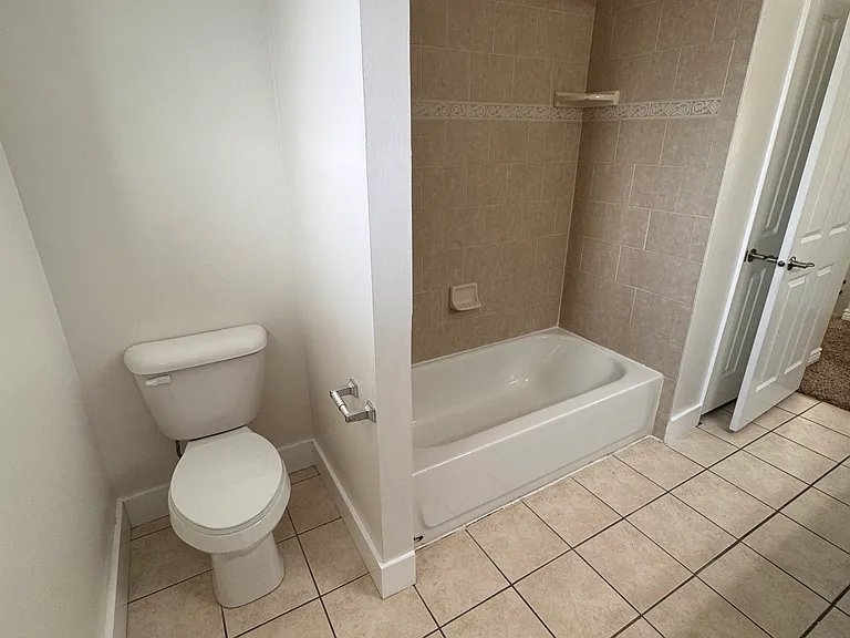 651 N 100 W #H — Photo 12