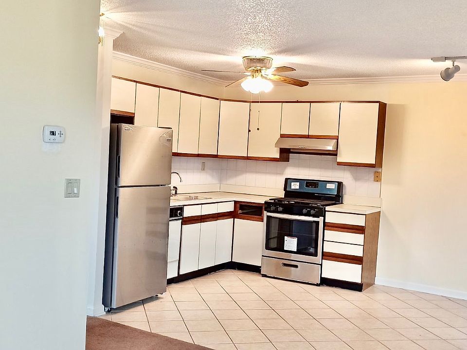 6 New Ln, Staten Island, NY 10305 Zillow