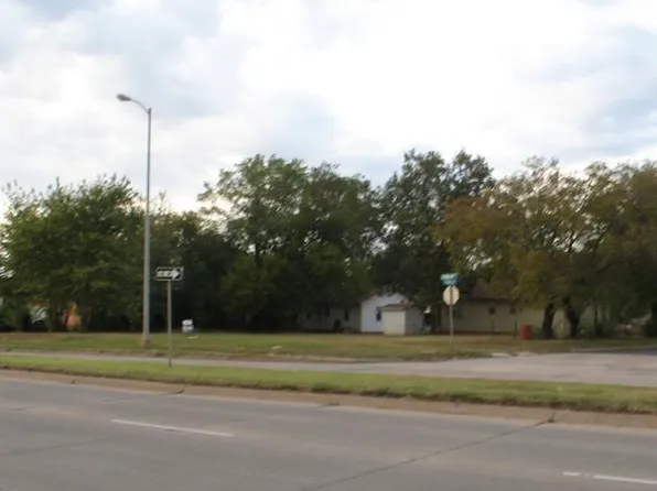 204 W 2nd St, Edmond, OK 73003