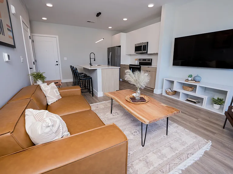 60 E Green St #212 — Photo 3