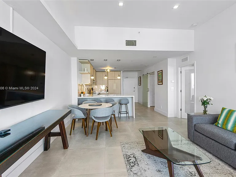 100 Lincoln Rd #1608 — Photo 3