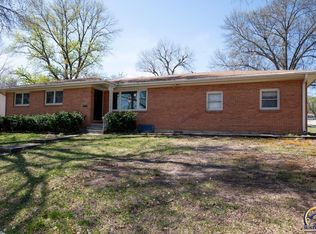 2525 SW Prairie Rd, Topeka, KS 66614