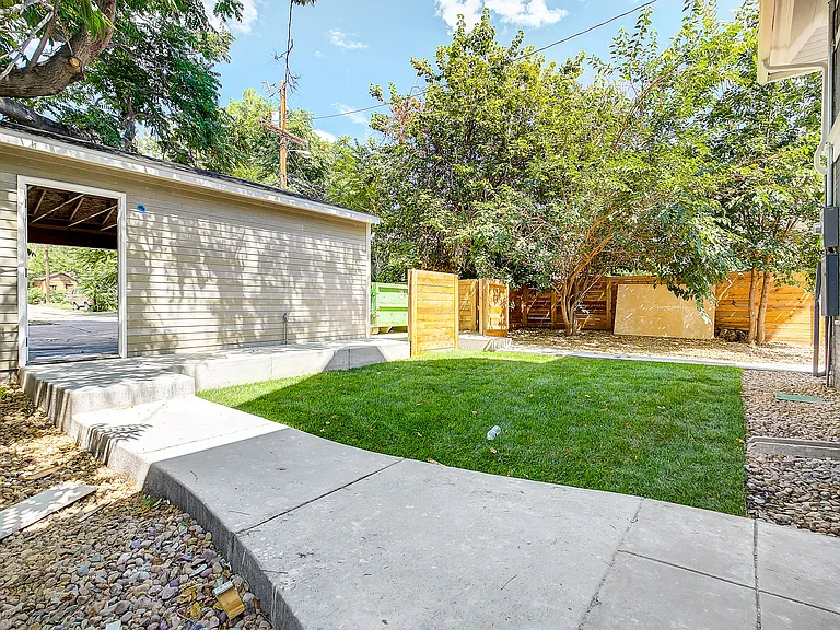 2817 W 33rd Ave — Photo 6