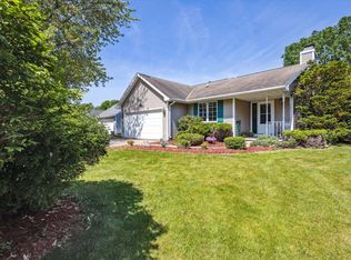 705 Kickapoo Pl, De Pere, WI 54115