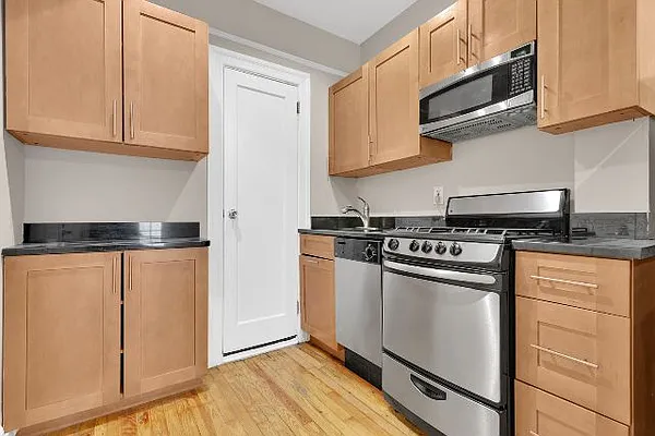 Rented by Cooper & Cooper Real Estate | media 23