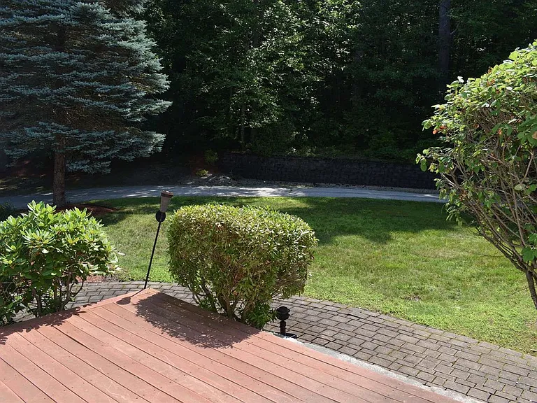 51 Westview Rd — Photo 27