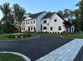 45 Adirondack Trl, Easton, CT 06612