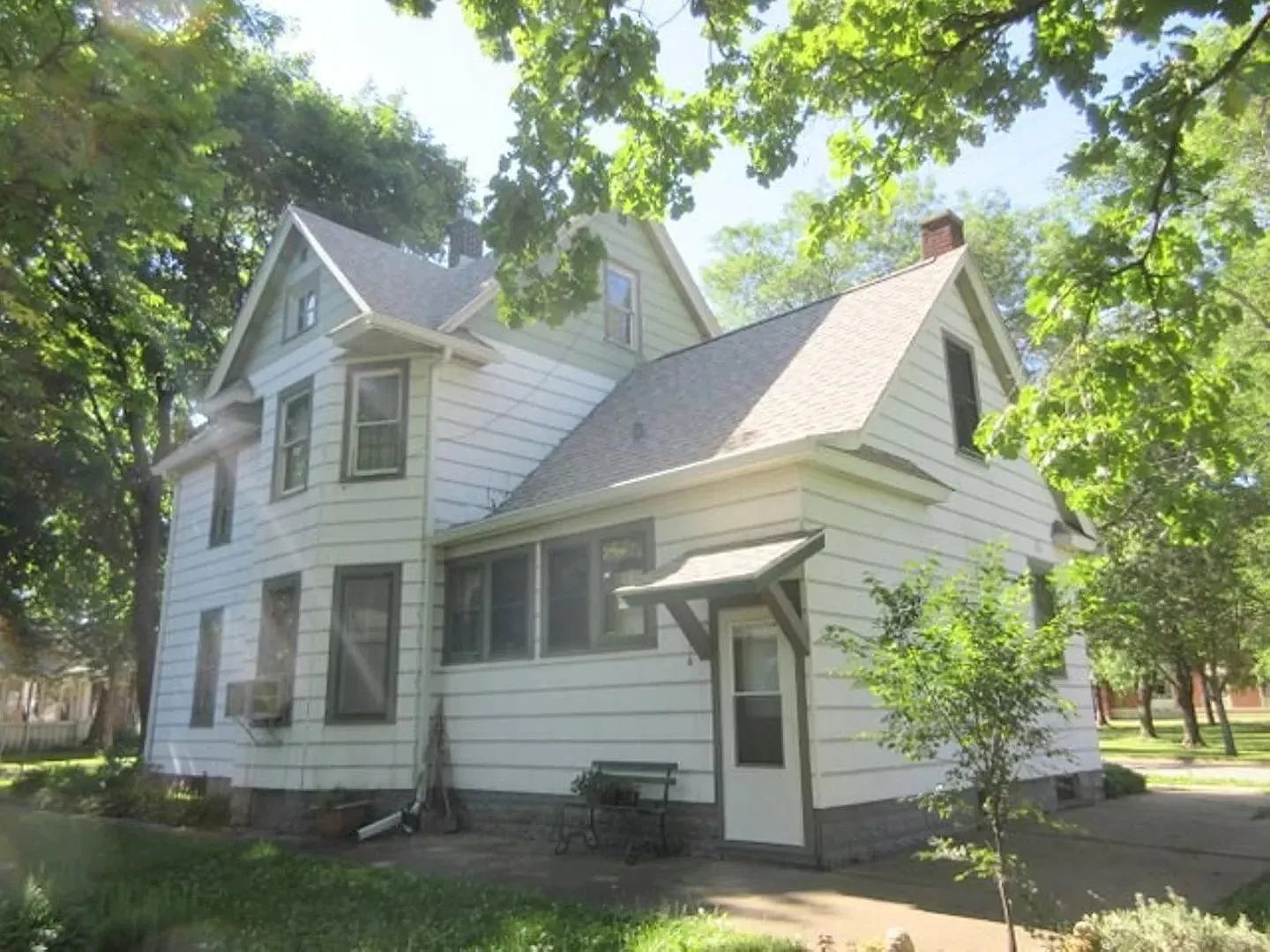 4 bed, 2034 sqft, $1,600 — Photo 4