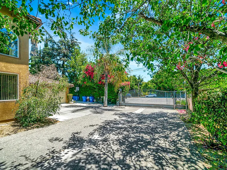 19316 Lavi Ct — Photo 99
