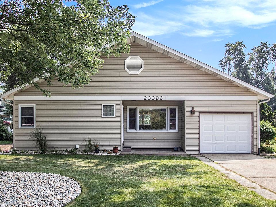 1st image of 23396 Crest Ct