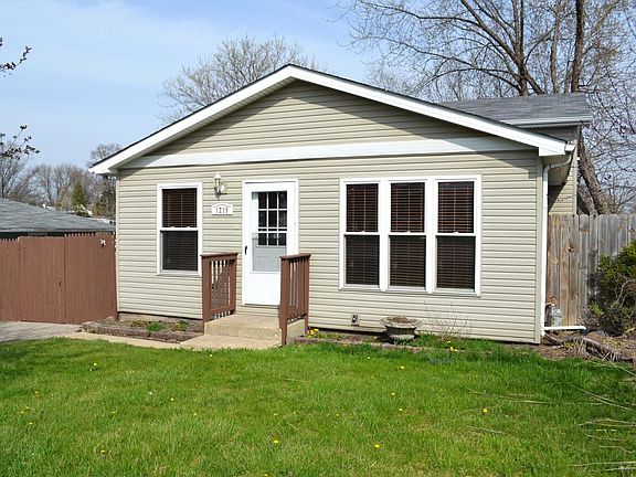 2nd image of 1219 Barberry Ln