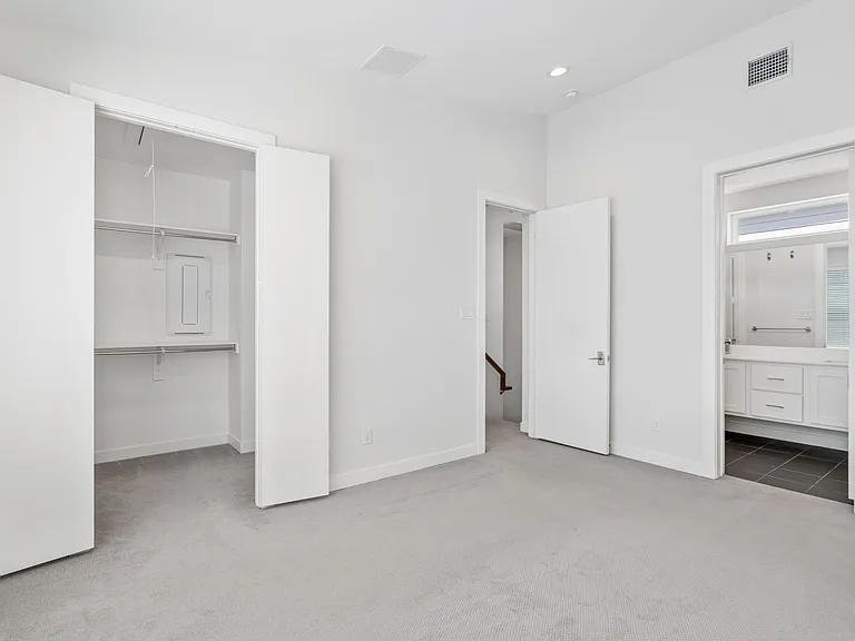 1518 N Carroll Ave — Photo 19