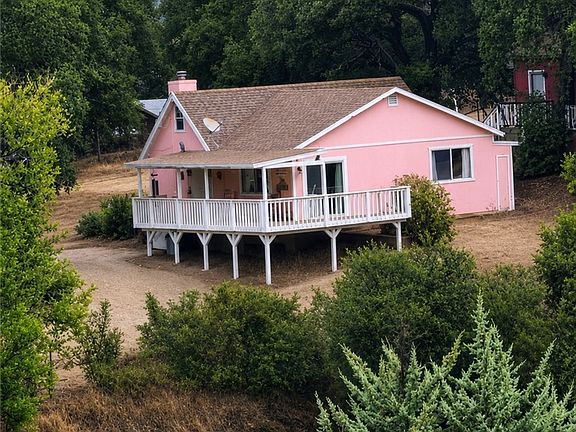 2nd image of 45935 Canyon Rd