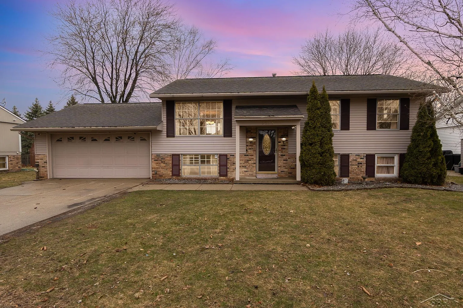 3075 Coventry Dr photo 1