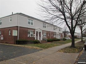 150 Vanderburgh Ave, Rutherford, NJ