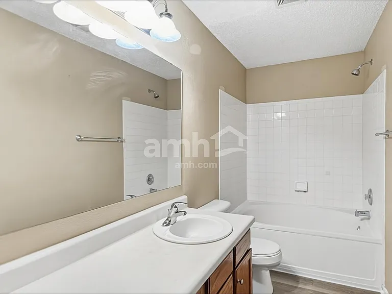 1909 Southernwood Ln — Photo 13