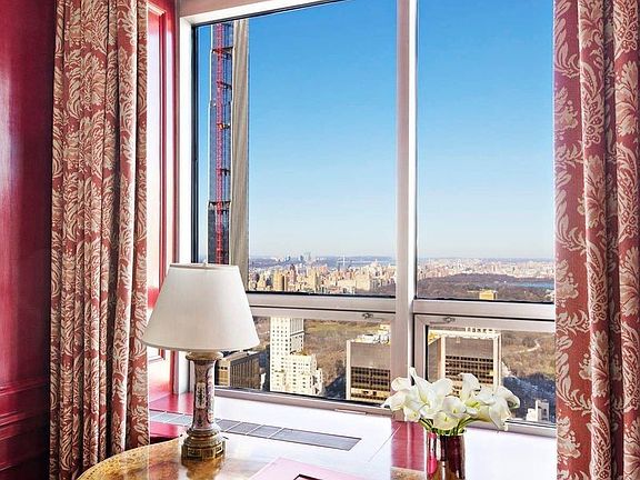 2nd image of 15 W 53rd St Unit Penthouse B