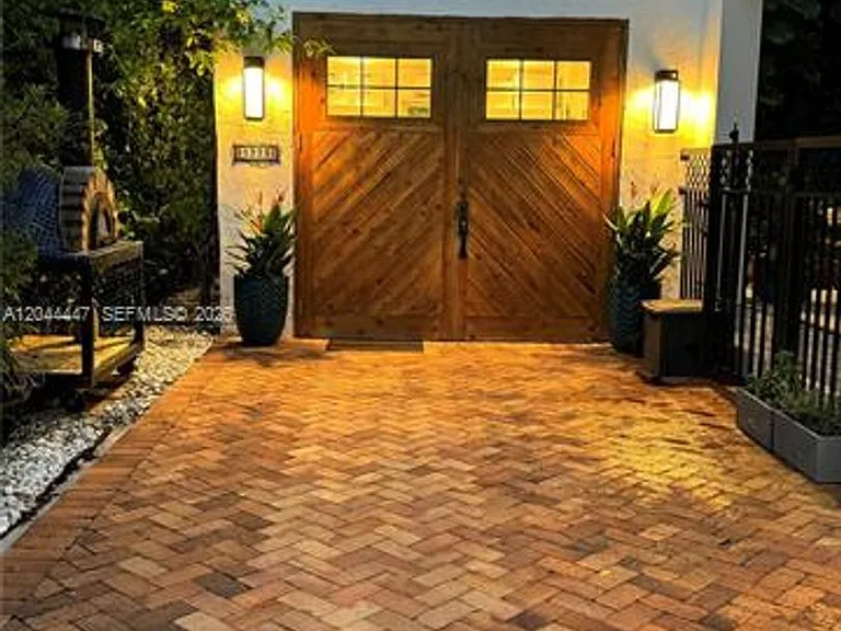 1223 Lisbon St #1 — Photo 37