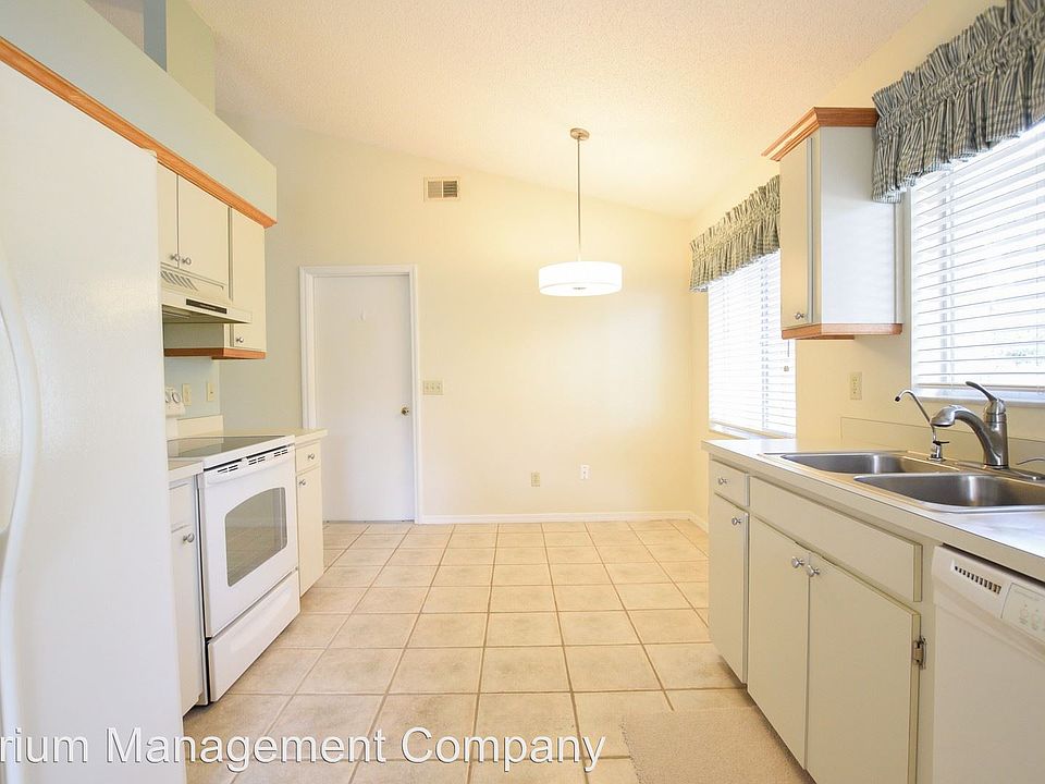 1st image of 892 Heather Glen Cir
