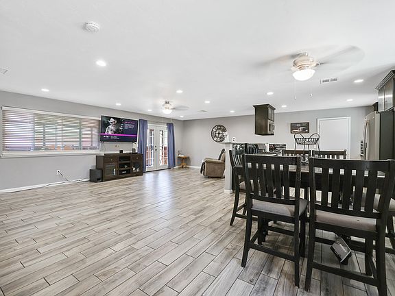 5th image of 3345 W Country Ave