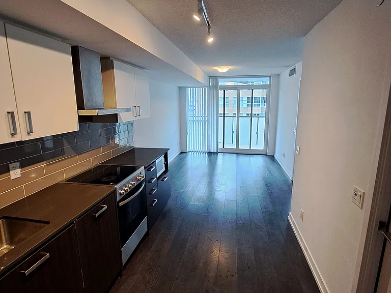 125 Redpath Ave #608 — Photo 6