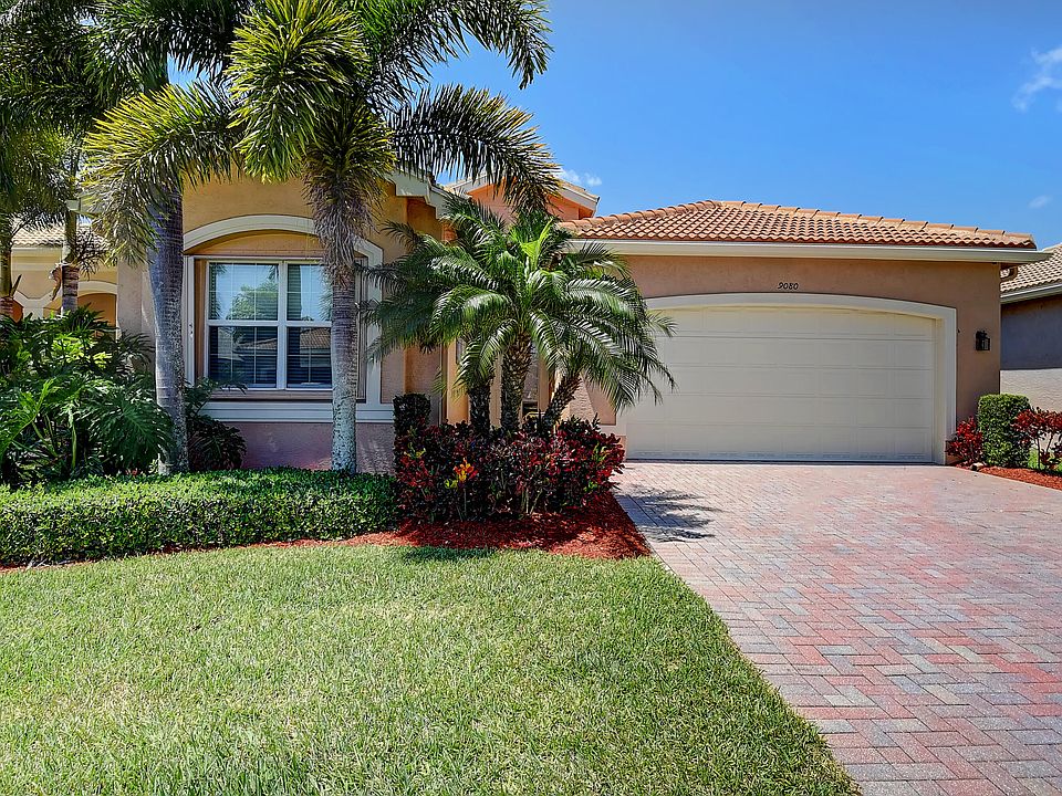 Home For Sale In Valencia Reserve