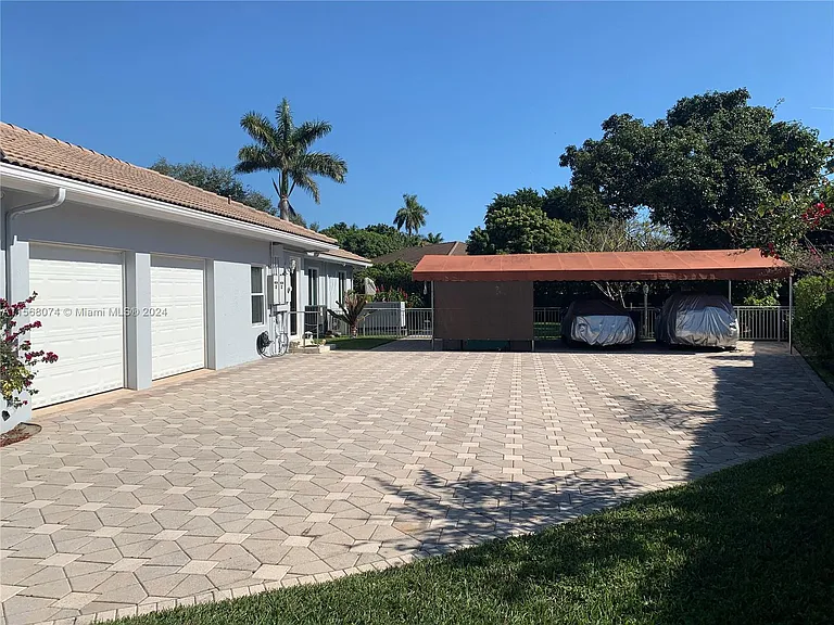 7625 SW 75th Ave — Photo 35