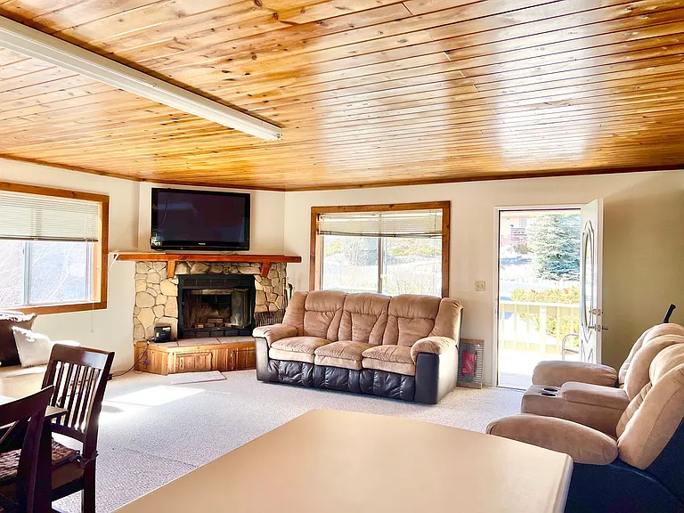 16420 Huron Dr — Photo 9