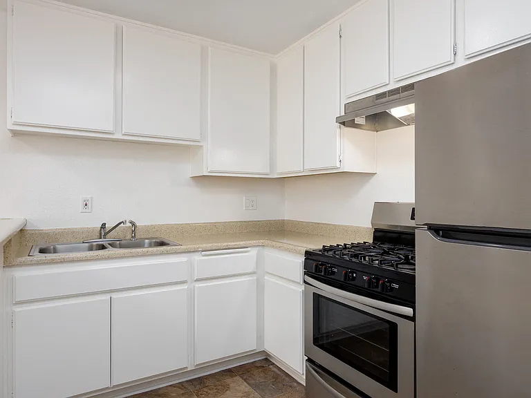 Reno Apartments — Photo 17