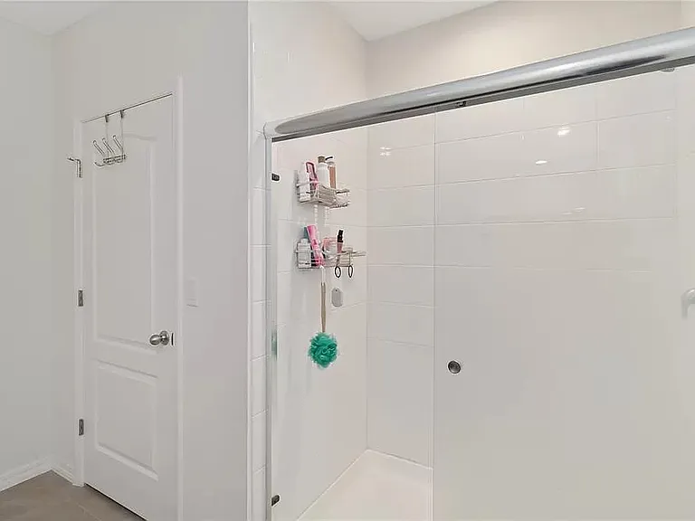 2585 Ryland Falls Dr — Photo 18