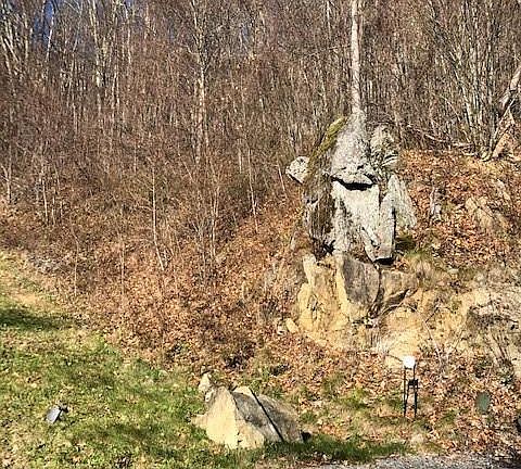 2nd image of 32 Montana Stone Trl