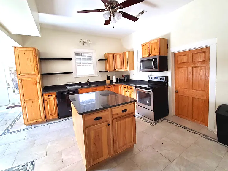 526 Monroe St #3 — Photo 5