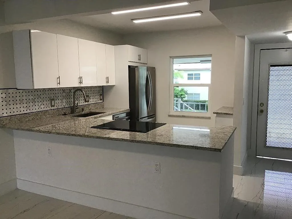 2 bed, 2.0 bath, 990 sqft, $1,700 — Photo 1