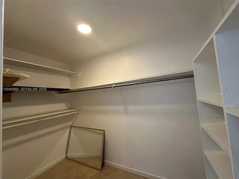 819 NE 8th St #2 — Photo 3